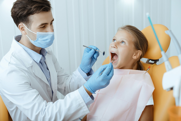 Tips From A Kid Friendly Dentist To Prepare Your Child For A Dental Checkup